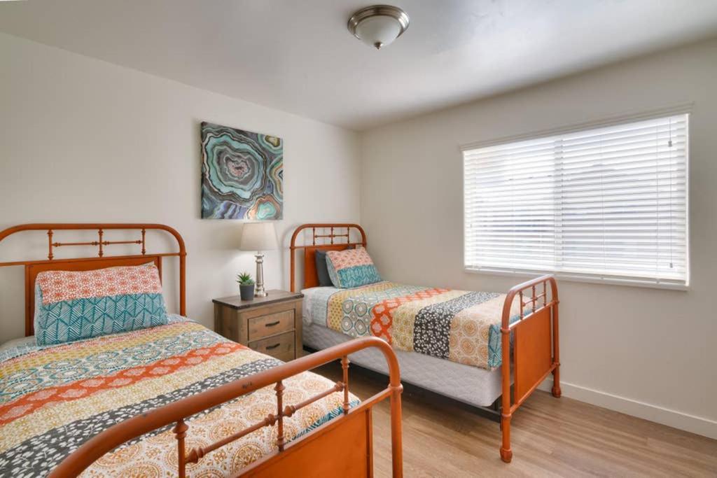 6H Spacious Redcliff Condo, Pool & Hot Tub モアブ エクステリア 写真